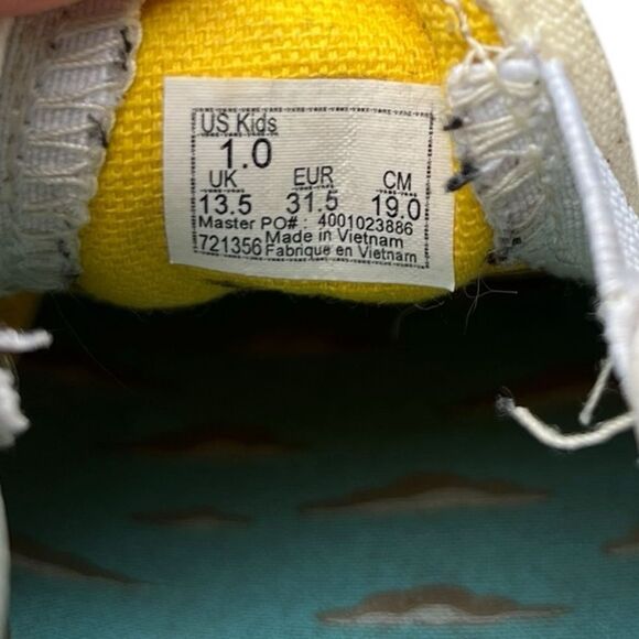 Little Boys Simpsons Vans slip on sneakers, size 1 - Picture 3 of 3